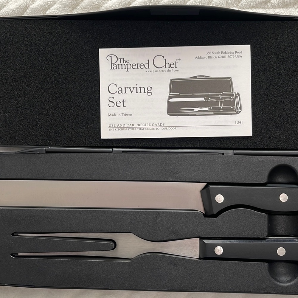 Pampered Chef Black and Silver Carving Set